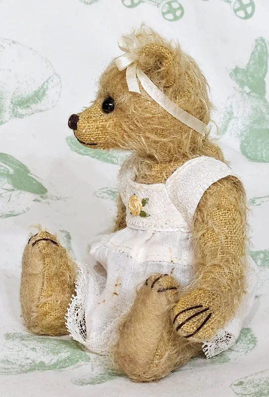 Delia by Anna Dazumal - 15cm