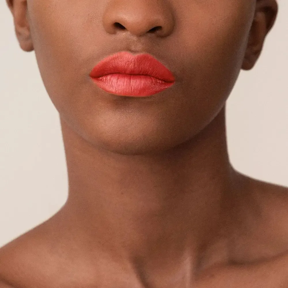 La Perla Matte Silk Lipstick 3.5ml