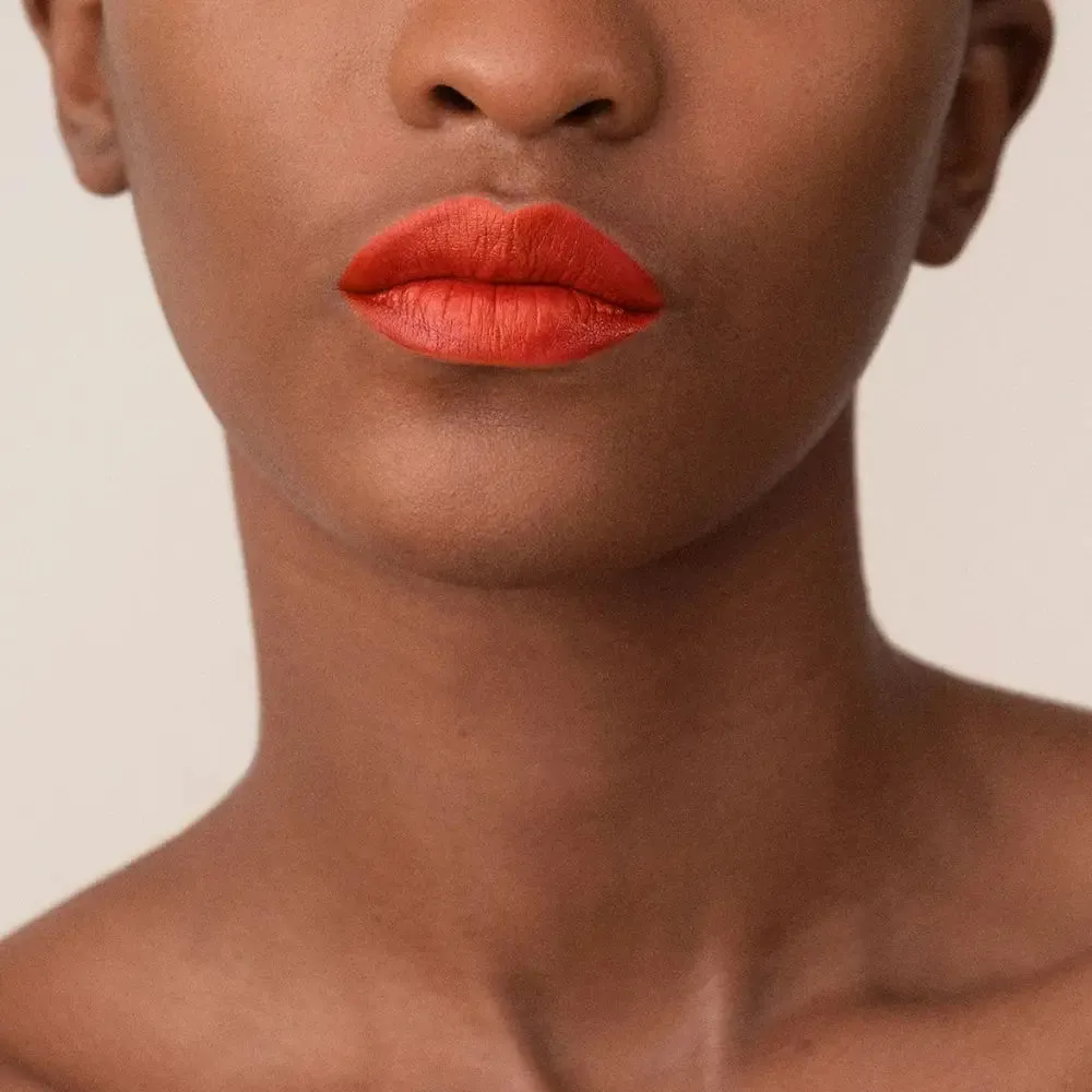 La Perla Matte Silk Lipstick 3.5ml