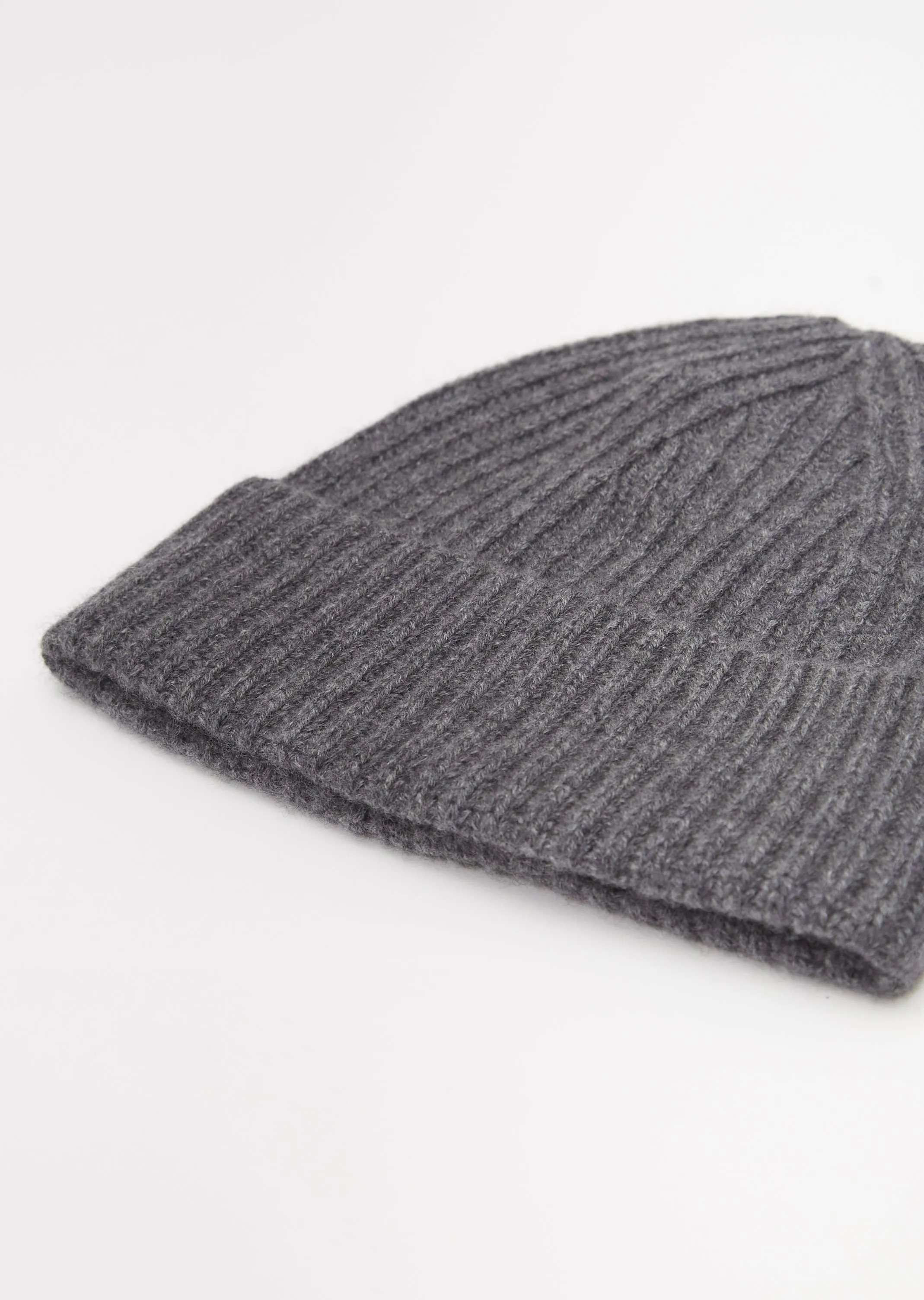 Martigny Beanie — Graphite